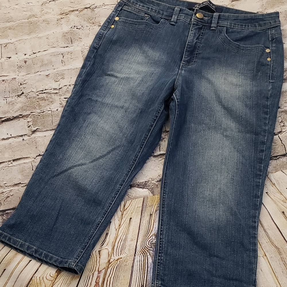 Gloria Vanderbilt Cropped Jeans